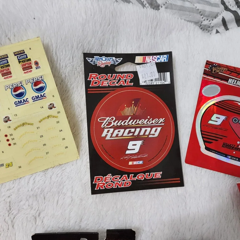 Jeff Gordon Memorbelia, Lots of items in this grouping. - Picture 4 of 10